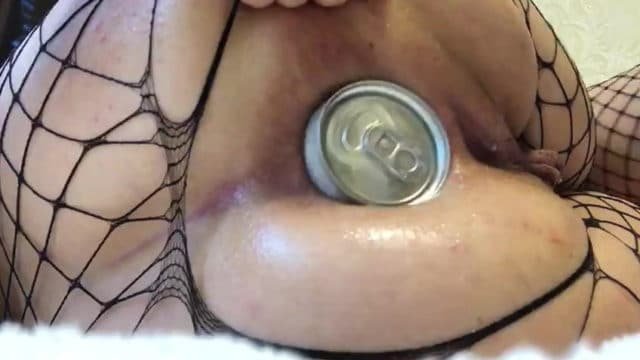 Nikoletta Joy fucks Pepsi can and is doing some quick anal fisting